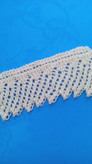 Narrow Knitted Lace