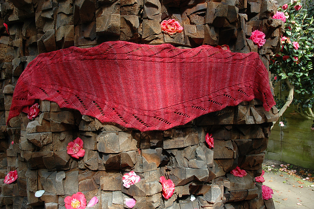 Rosehip Shawlette