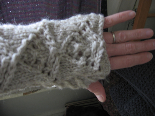 Shetland Fern Lace Fingerless Mitten