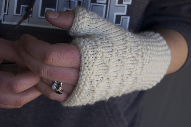 Diamonte Mitts