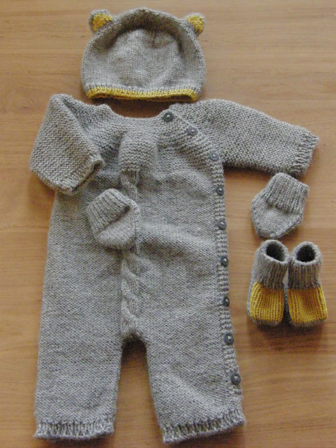 Tiny Essentials -hat,mittens,booties