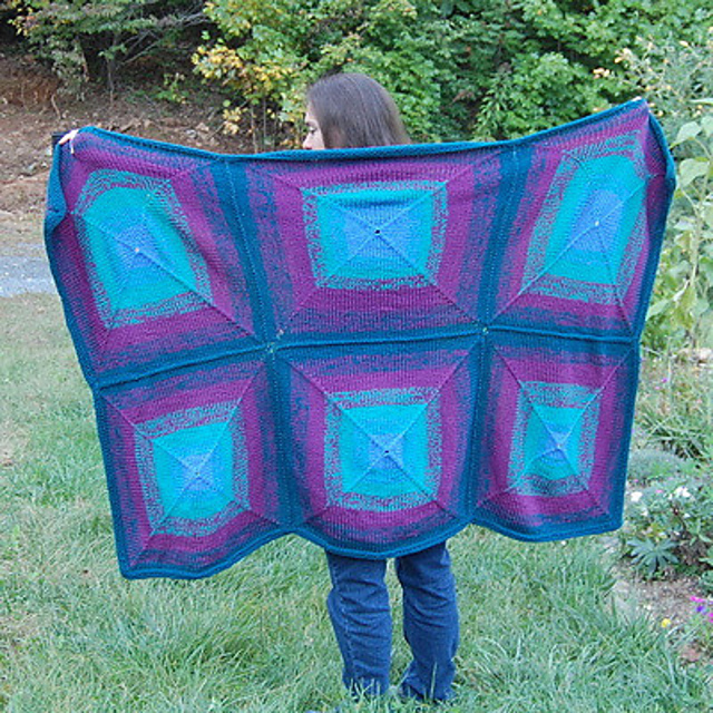 Round Squares Blanket