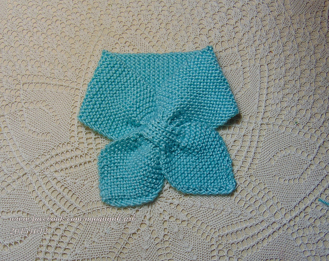 Bow scarf with keyhole