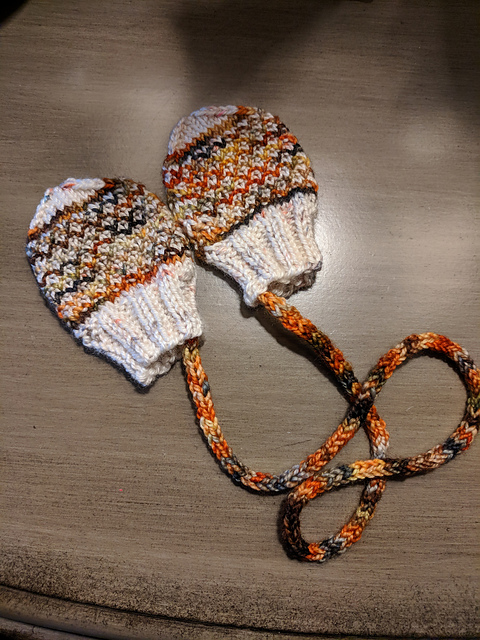 Seed Stitch Baby Mittens
