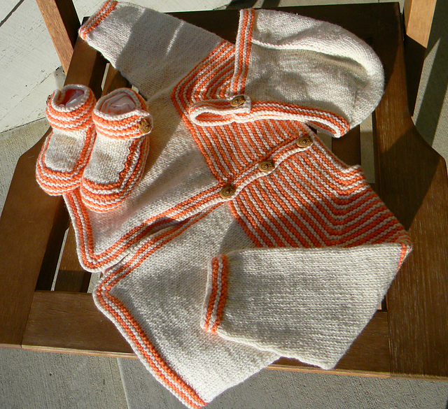 Sacque, Cap and Booties No. 3010