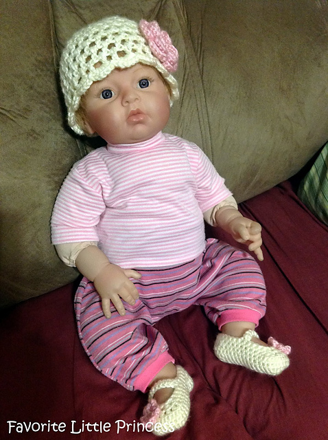 Crochet Baby Hat and Mary Jane Shoes