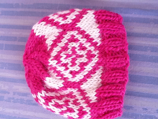 Baby hat diamond pattern