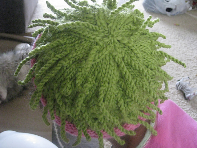 Bobbles and tendrils hat