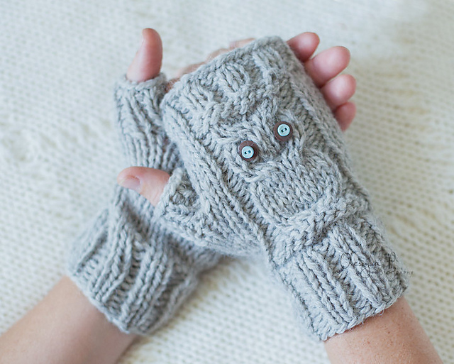 Ravelry Owl Fingerless Gloves pattern by Olesya Pronyaeva