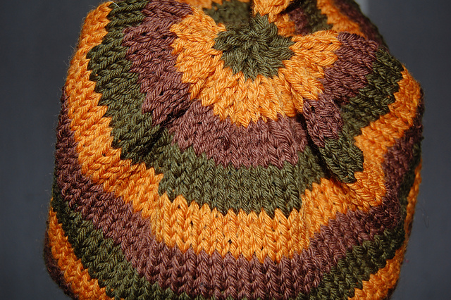 Retro-colored hat