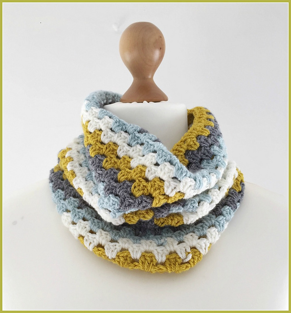 Granny Stripe Cowl