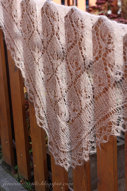 7. Waterlily: for triangular & rhombic shawls