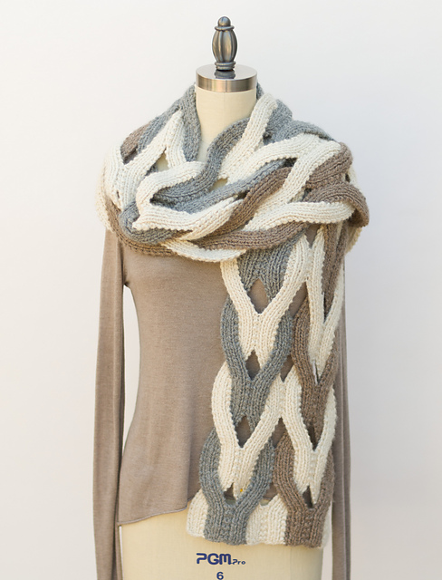 美品 AKIRANAKA Jana wave panel knit PO 美品 AKIRANAKA Jana wave panel knit PO - メルカリ