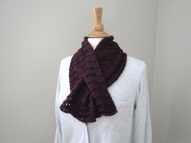 Merlina Keyhole Scarf