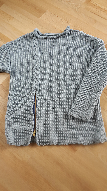 # 15 Pulli mit einseitigem Zopf