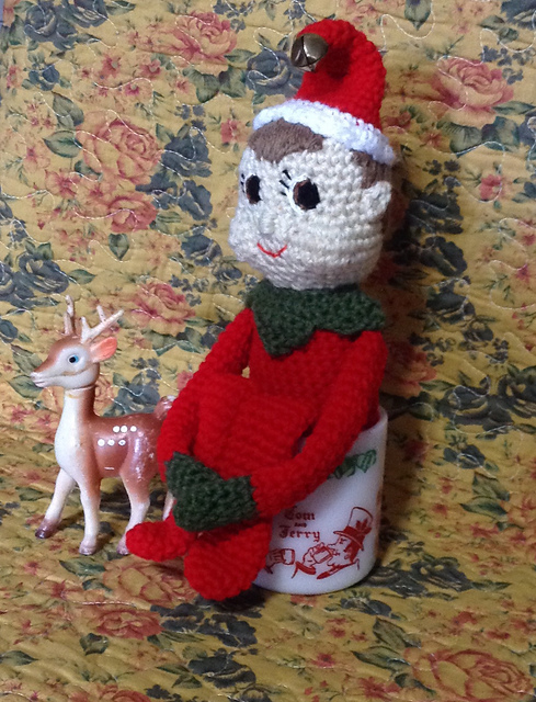 Knee Hugger Elf
