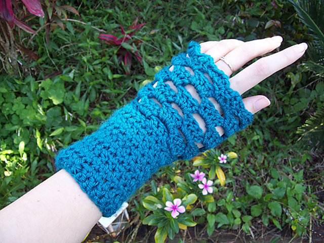 Morgaine Fingerless Mittens