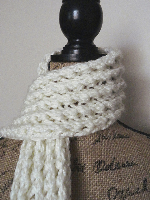 Ribbed Lace Scarf