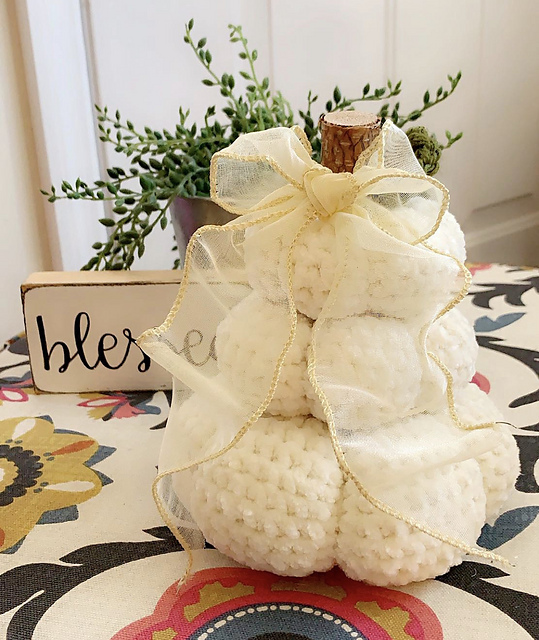 Plush Pumpkin Stack