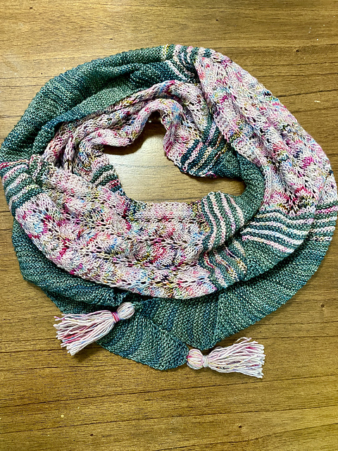 Springy Laces Ravelry: purlingpuente's Spring Lace Scarf Two Color