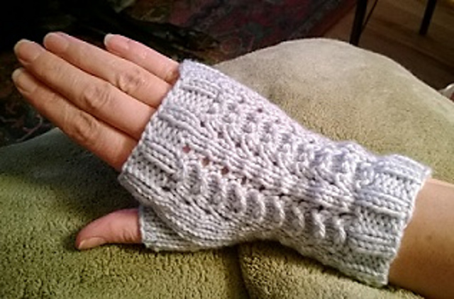 Little Shell Fingerless Gloves