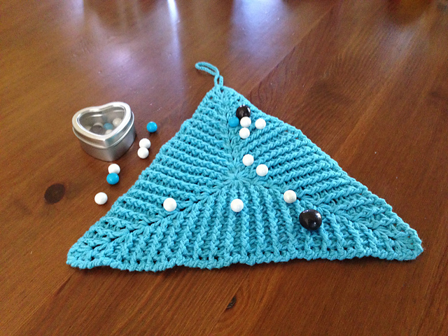 Tricuspid Ribbed Washcloth
