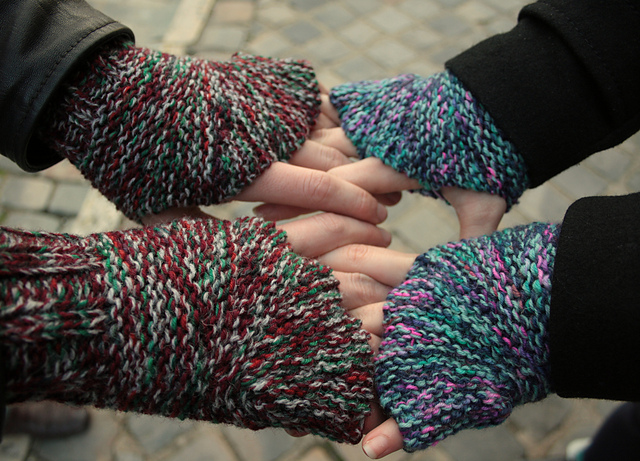 Clam Shell Mitts