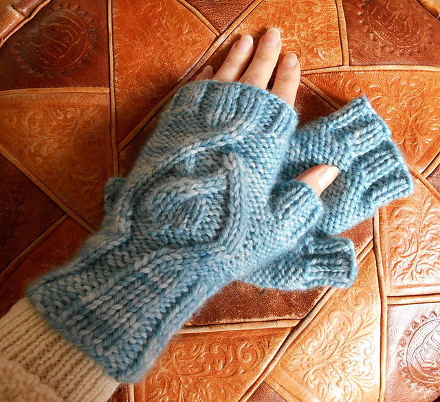 Amadare fingerless mitts