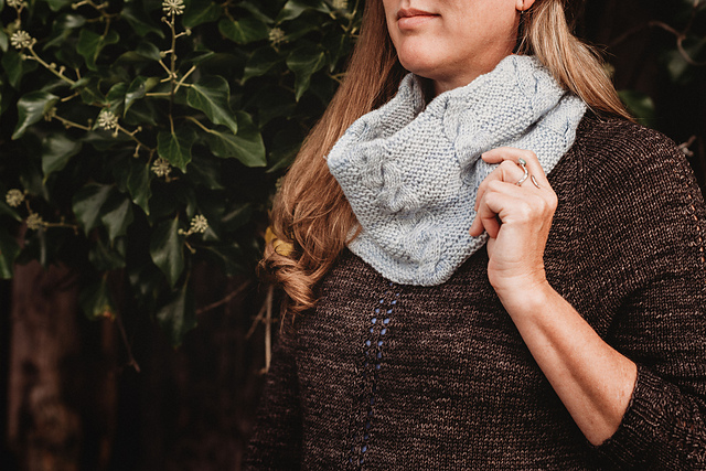 Hyla Cowl