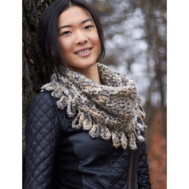 Loopy Fringe Cowl