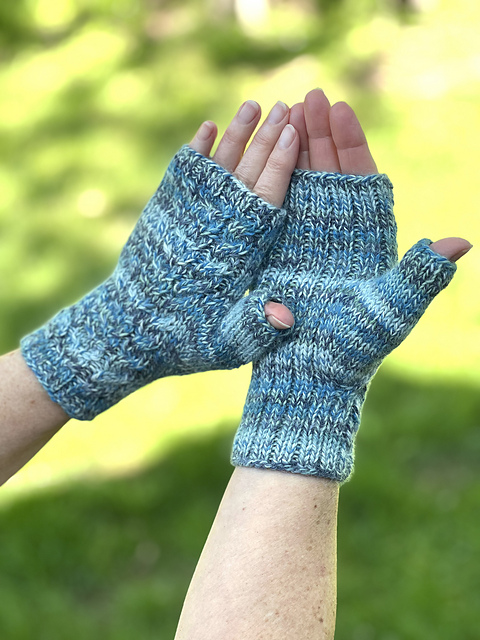 Around the Table Cable Mitts