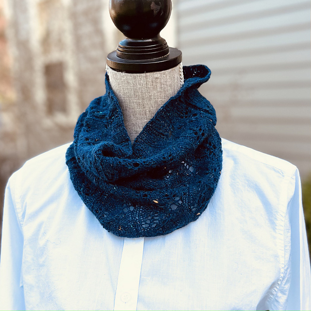 Tumbling Leaves Lace Cowl