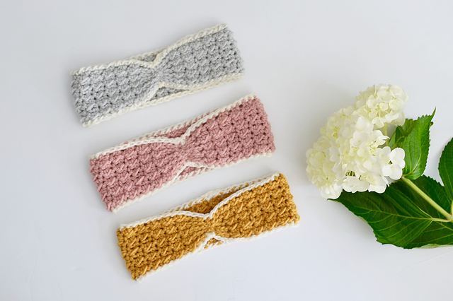 Winter Flurries Ear Warmer