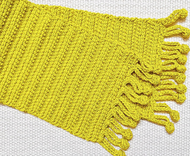 Linked Scarf Pom Pom Edging