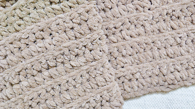 Easiest Chunky Yarn Blanket