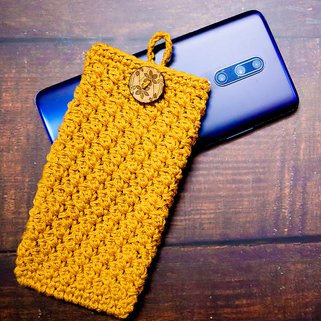 Textured Mobile Pouch