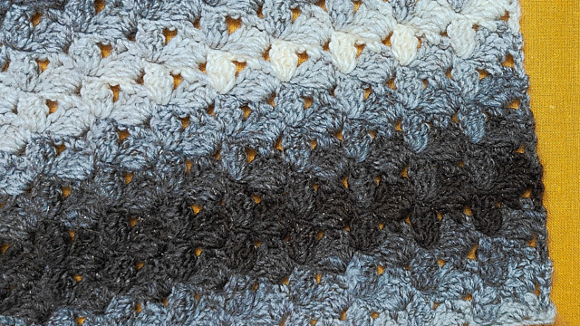 Two Row Repeat Ombre Blanket