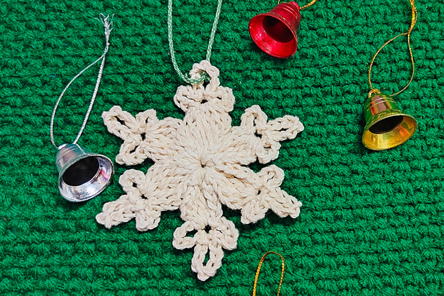 Ravelry: Easy One Round Snowflake pattern by Rajeshwari Singh
