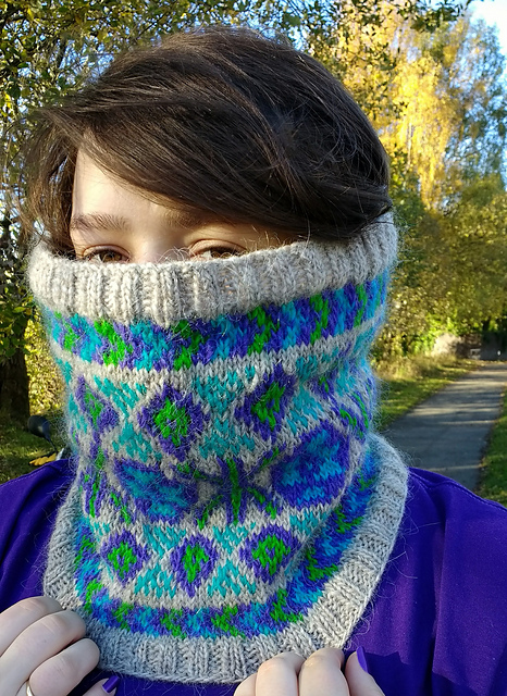 Colour Burst Cowl