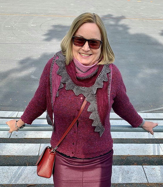 Ravelry Sommerkveld jakke / Summer evening cardigan pattern by Hilde