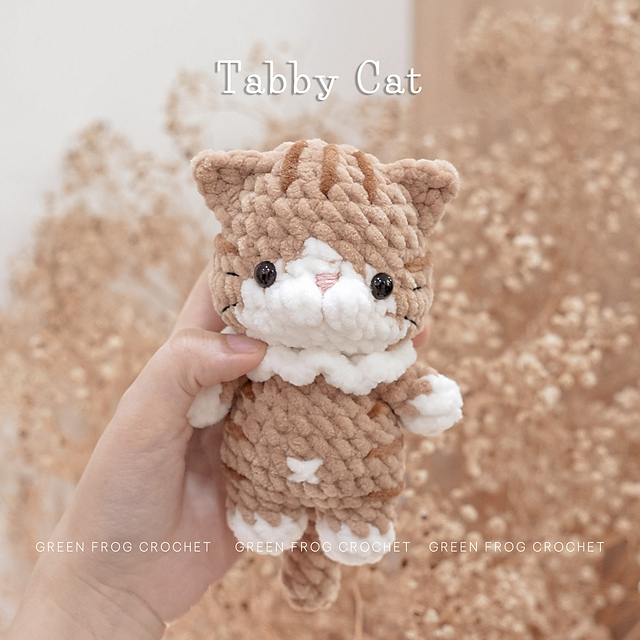 Ravelry: Chubby Cat in standing pose pattern by Thuy Anh