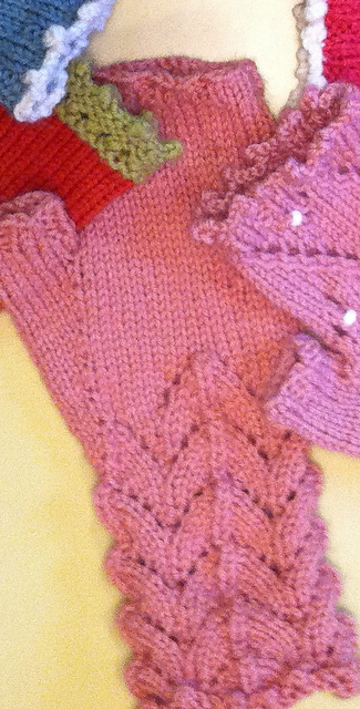 Arrow Lace Gauntlets