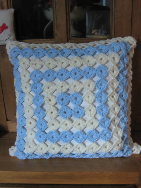 Dotty Yo-yo Cushion Cover