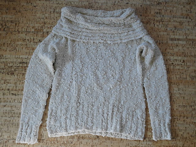 # 21 Pulli mit großem Kragen