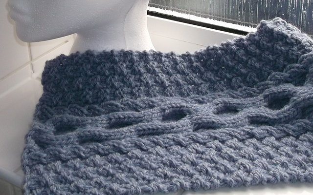 Cable and Moss stitch Scarf