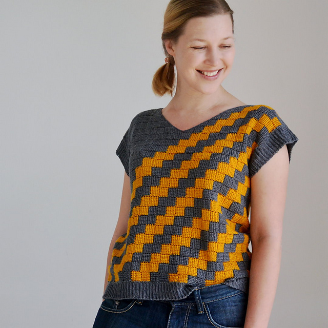 Ravelry: Bee Top pattern by Elena Fedotova