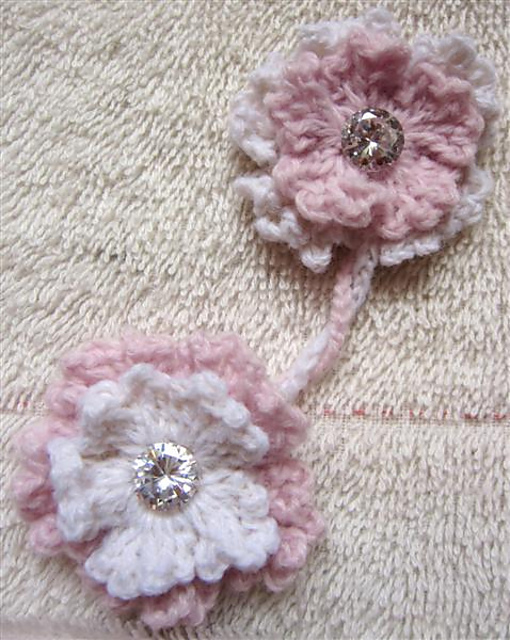 Brooch 4 – Twin carnation
