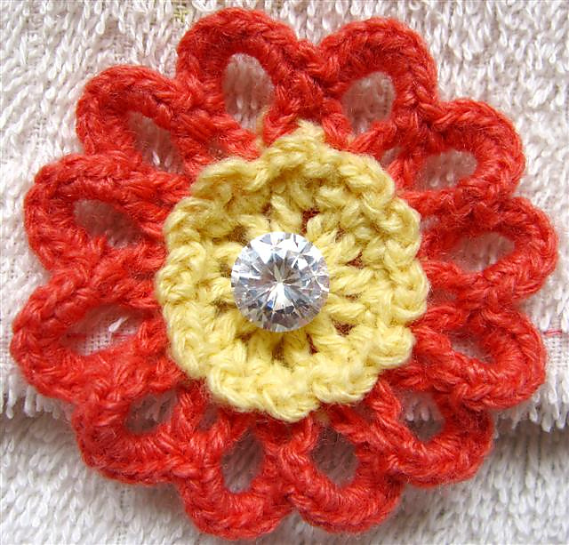 Brooch 24 – Red daisy