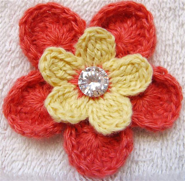 Brooch 26 – Peach flower 3