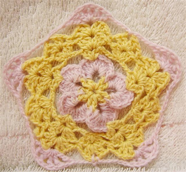 Doily 4 – Pink Peach flower